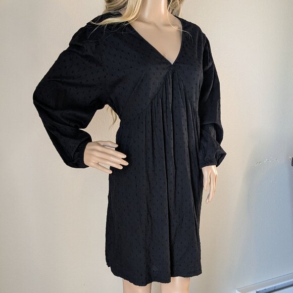 Old Navy Dresses & Skirts - Old Navy Mini Dress Women's XL Black Clip Dot Swing Plunge V-Neck Long Sleeve